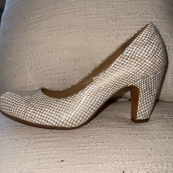 Crown by Born Snakeskin Block Heel Shoes! - Picture 4 of 7